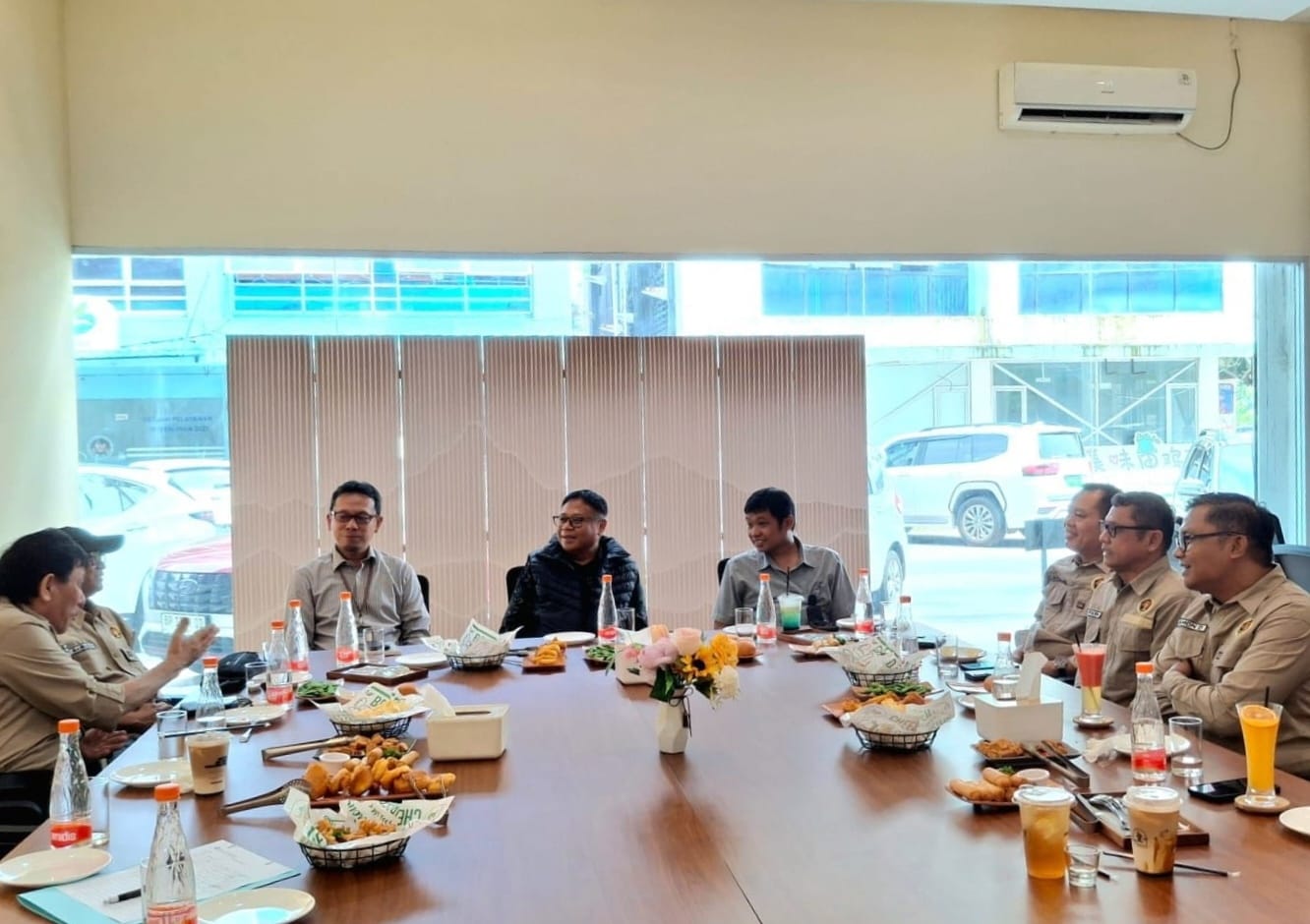 Suasana pertemuan BI Kepri dengan Pengurus PWI Kepri, kemarin siang. (ft ramondamora)