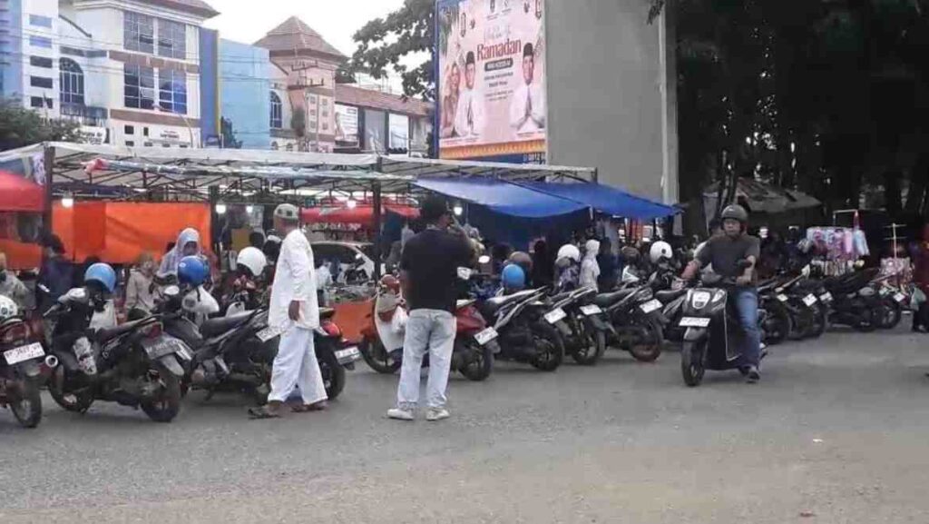 Suasana bazar Ramadan di Tanjungpinang, kemarin. (ft kominfotpi)