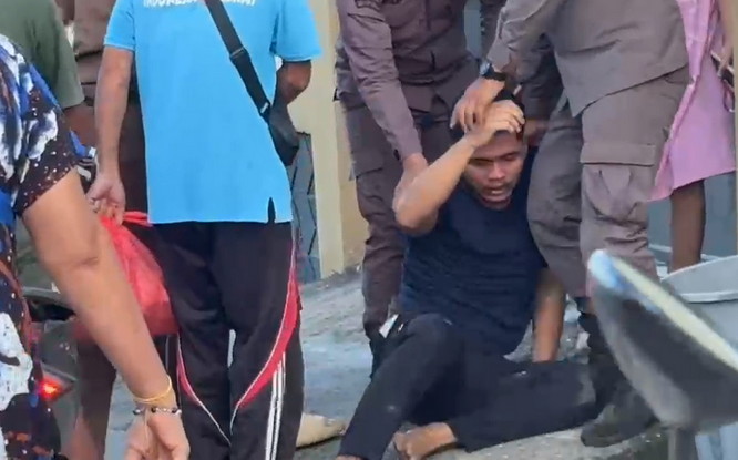 Tanahan yang mencoba melarikan diri usai tertangkap, pagi tadi. (ft muamad)(