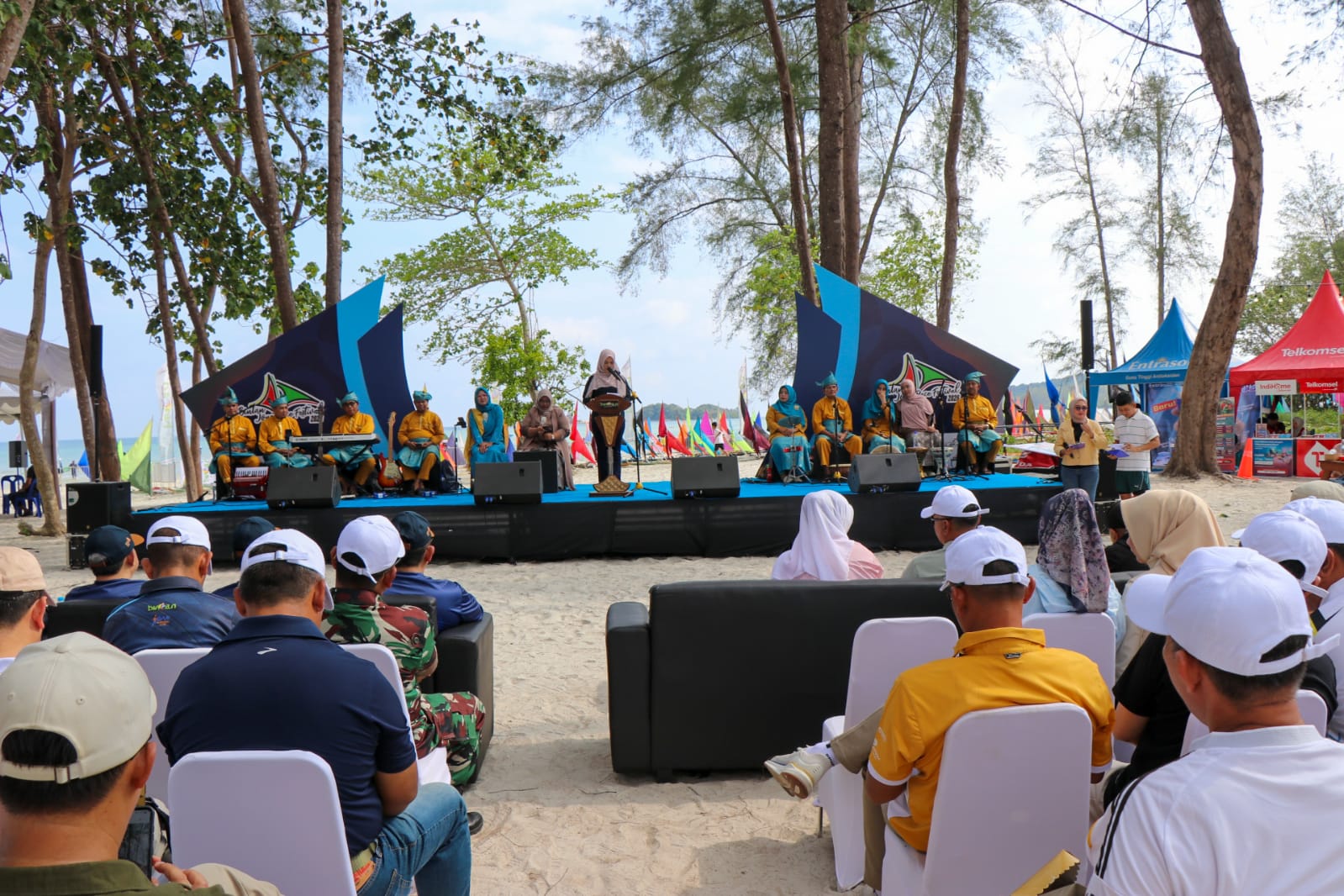 Wabup Deby saat membuka festival jung race 2026, pagi tadi. (ft mcibntan)