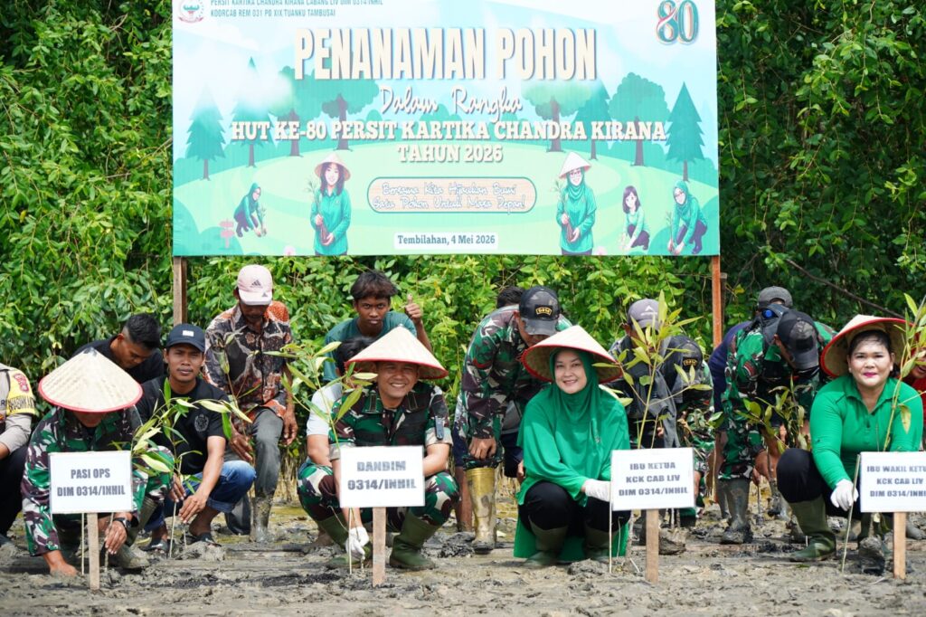 HUT ke 80 KCK dengan menanam bakau, pagi tadi. (ft mhamad)