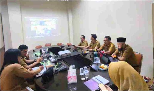Jajaran Pemko Tanjungpinang saat rapat hybrid bersama Kemendagri, kemarin. (ft kominfotpi)
