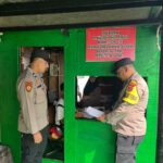 Jajaran Polsek Kateman saat melakukan tinjauan stok BBM di wilayah kerjanya, pagi tadi. (muhamad)