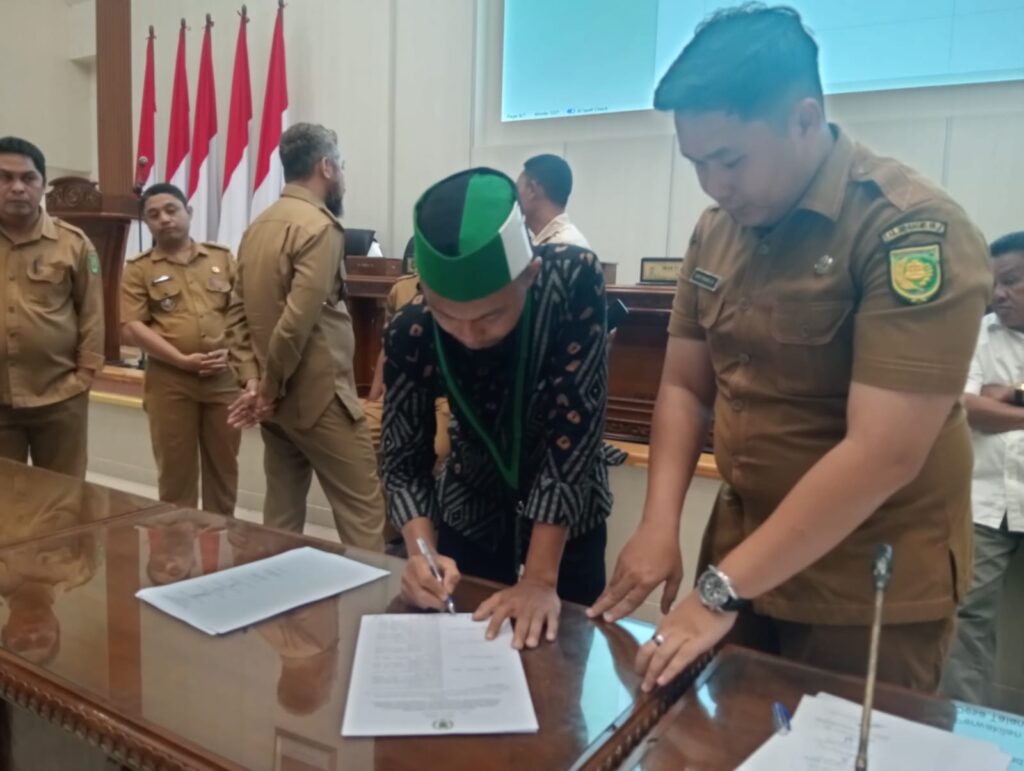 Penandatangan rencana upaya pembatalan KSO dengan PT Agrinas, kemarin. (ftmuhamad)