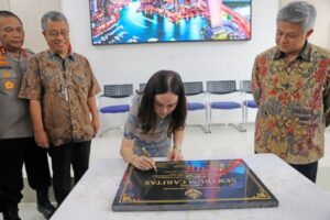 Pelaksana Harian (Plh) Wali Kota Batam, Li Claudia Chandra, mendorong penguatan sinergi antarlembaga dalam perlindungan pekerja migran dan pencegahan tindak pidana perdagangan orang (TPPO) di Kota Batam. Hal itu disampaikan Li Claudia saat menghadiri peresmian Balai Latihan Kerja dan Pusat Informasi Pekerja Migran yang digelar Caritas Indonesia di Kota Batam, Jumat (29/5/2026). (ft qori)