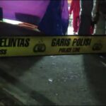 Proses evakuasi korban, kemarin malam. (ft fikri)
