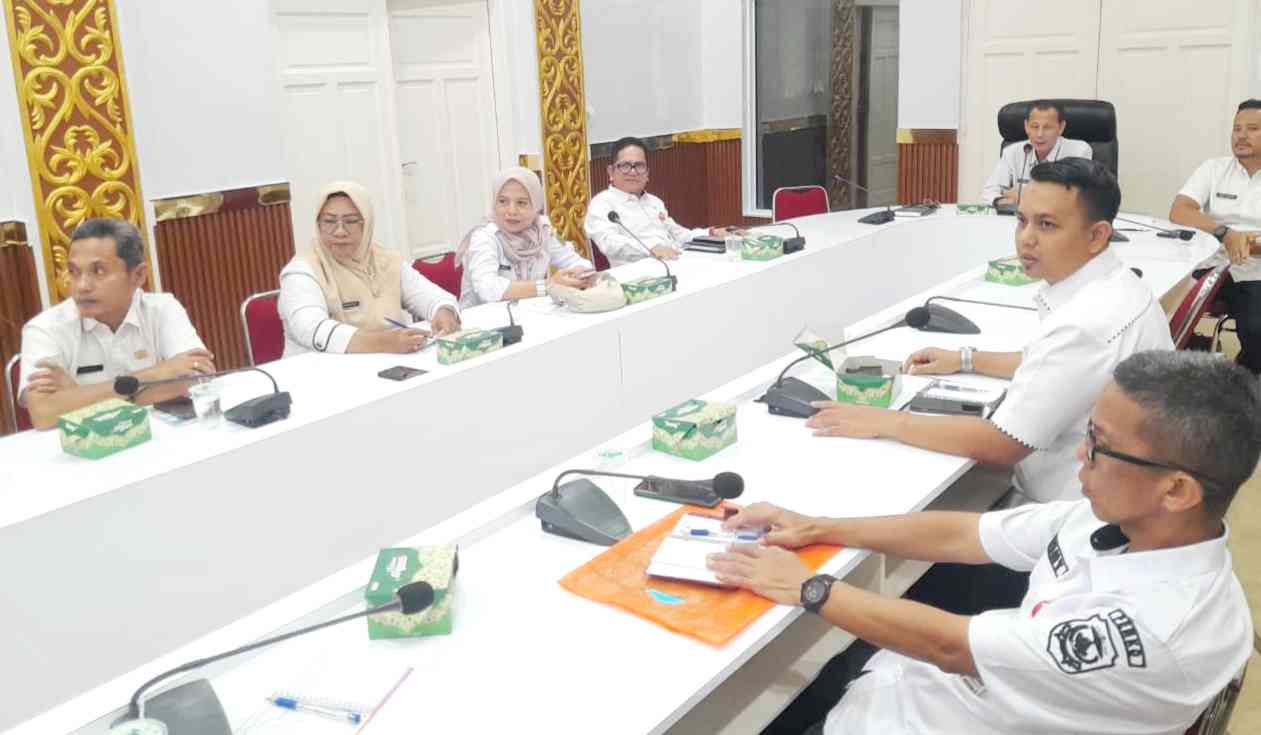 Suasana rapat pawai taaruf MTQ Kepri yang dipimpin Kadispariwisata Tanjungpinang, pagi tadi. (ft mctjpinang)