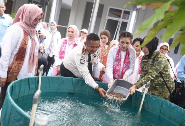 Selvi Ananda Tinjau Pembinaan Anak Binaan LPKA Batam . (ft humasprokepri)