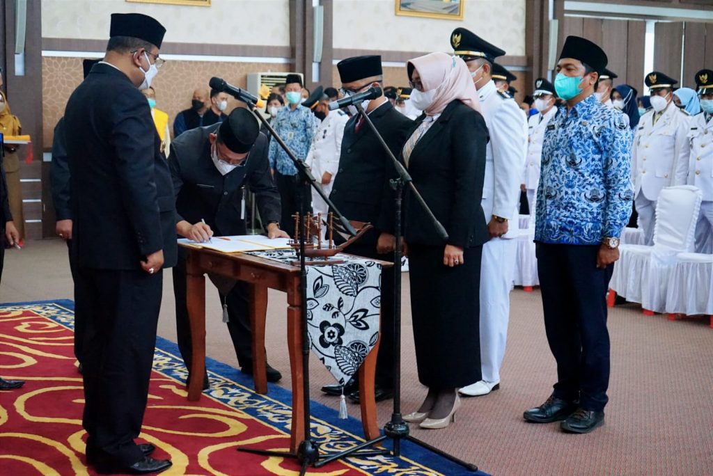 Pelantikan akan dilaksanakan sekitar pukul 08.00 WIB yang sebelumnya akan digelar gladi bersih setengah jam sebelumnya. Pelantikan juga disejalankan dengan pelantikan Aparatur Negeri Sipil (ASN) yang baru saja mendapatkan surat keputusan pengangkatannya.