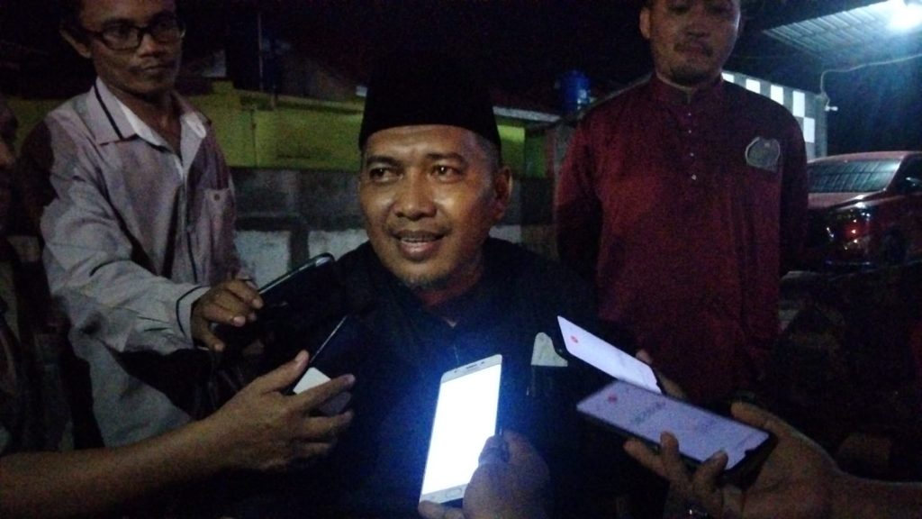 Ketua DPW PKB Kepri, Rocky Marciano Bawole mengatakan bukan hanya Bacaleg DPRD Provinsi Kepri saja, di hari yang sama Dewan Pimpinan Cabang (DPC) PKB seluruh kabupaten-kota di Kepri akan mendaftarkan Bacaleg ke KPU setempat. DPP PKB meminta agar pendaftaran Bacaleg DPRD dan DPR RI dilaksanakan secara serentak di seluruh Indonesia. “InshaAllah sesuai arahan DPP serentak se-Indonesia, selesai Salat Jumat,” katanya. “Para Bacaleg tidak kita wajibkan hadir, hanya pengurus DPW dan LPP yang hadir. Kalau Bacaleg Dapil Kepri 1, insyaAllah hadir,” pungkasnya.
