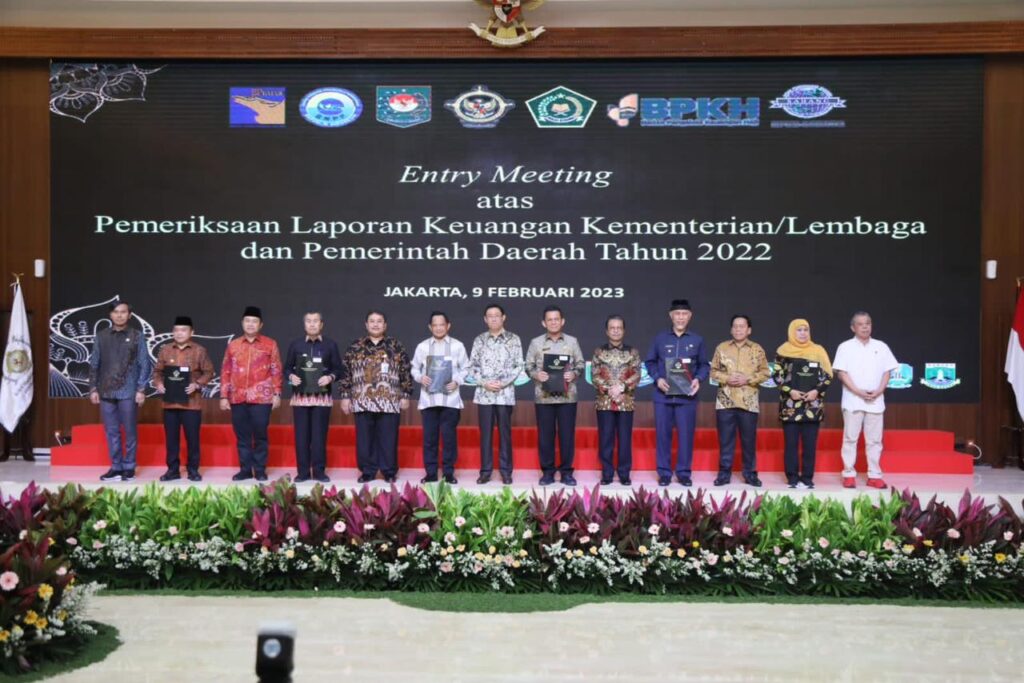 Realisasi Anggaran Pendapatan dan Belanja Daerah (APBD) Tahun 2022 di sebagian besar provinsi, kabupaten dan kota di Indonesia meningkat dibandingkan tahun-tahun sebelumnya. Hal tersebut disampaikan Menteri Dalam Negeri (Mendagri) Muhammad Tito Karnavian saat acara Entry Meeting Atas Pemeriksaan Laporan Keuangan Kementerian/Lembaga dan Pemerintah Daerah Tahun 2022, yang diselenggarakan Badan Pemeriksa Keuangan (BPK) di Gedung Tower BPK RI Jakarta.