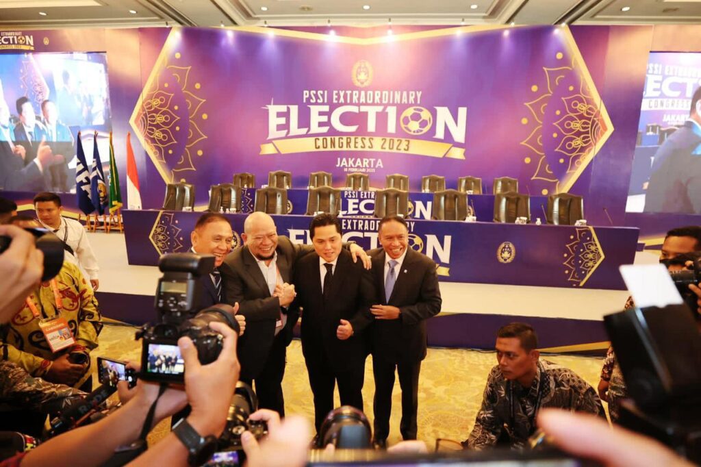 Ini juga menjadi harapan Ketua DPD RI AA LaNyalla Mahmud Mattalitti yang sangat berharap di bawah kepemimpinan Erick Thohir, PSSI bisa terbebas dari mafia bola. "Harapan saya Mas Erick didukung oleh pengurus baru. Kita tahu siapa-siapa mafia yang ada di pengurus lama. Mudah-mudahan jangan dipilih lagi kalau kita mendukung Mas Erick. Kalau masih dilibatkan lagi pasti yang terjadi sepak bola kita kelam karena diatur terus sama mafia bola,” paparnya