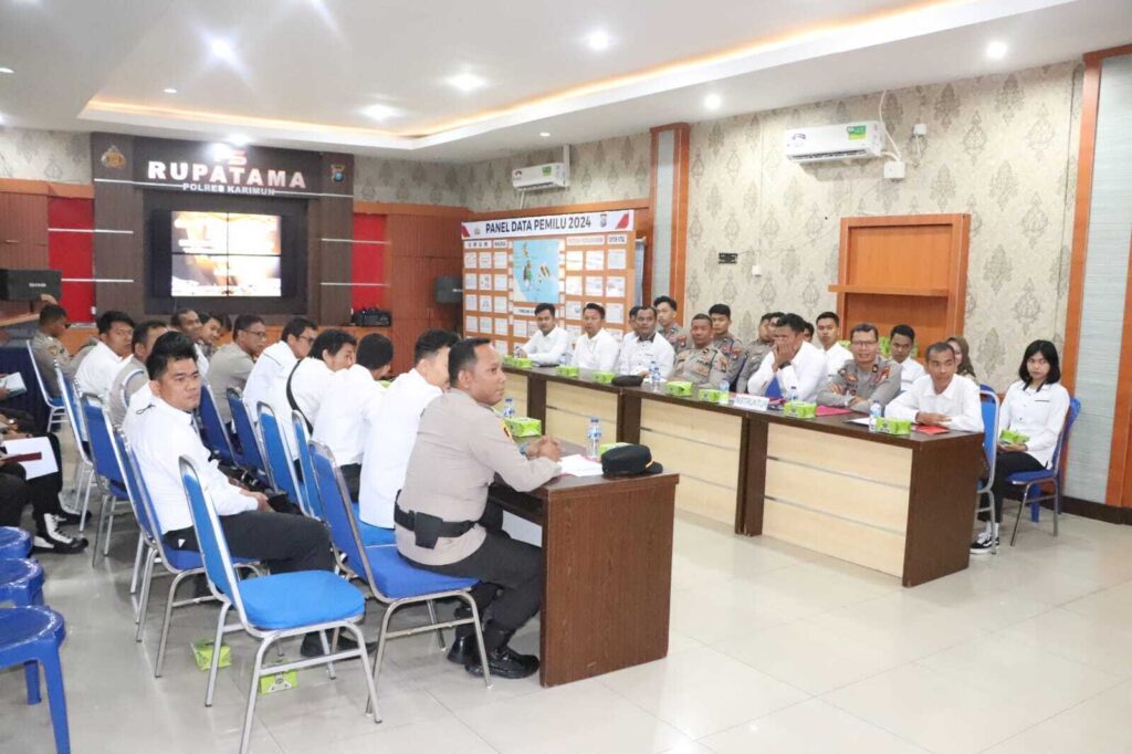 Operasi penindakan dan penegakan hukum terhadap jenis kejahatan atau tindak pidana yang tergolong dalam penyakit masyarakat akan digelar menjelang Idul Fitri 1444 H Tahun 2023. Untuk itu, Polres Karimun menggelar Latihan Pra (Latpra) Ops Pekat Seligi 2023, bertempat di Rupatama Polres Karimun, Kamis (16/3/23).