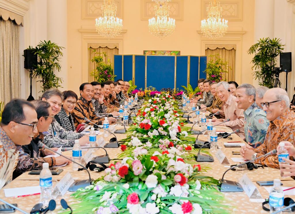 Kesepakatan perjanjian FIR tersebut, merupakan langkah maju pengakuan internasional terhadap ruang udara Indonesia. Hal itu dapat tercapai berkat komitmen dan kerja sama dari kedua belah pihak, untuk menindaklanjuti kesepakatan terkait perjanjian FIR. Menteri Perhubungan (Menhub) Budi Karya Sumadi menyampaikan pernyataan itu usai mendampingi Presiden RI Joko Widodo menghadiri pertemuan bilateral dengan Perdana Menteri (PM) Singapura Lee Hsien Loong di Istana Kepresidenan Singapura, Kamis (16/3/2023). "Ratifikasi FIR telah kami selesaikan. Selanjutnya, kami akan menindaklanjutinya dengan menyampaikan usulan perubahan batas FIR ke ICAO (International Civil Aviation Organization) untuk mendapatkan pengesahan, serta membuat aturan teknis pelaksanaan dari perjanjian FIR tersebut," ujar Menteri Perhubungan (Menhub) Budi Karya Sumadi