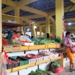 Inflasi atau kenaikan harga barang kerap terjadi saat menjelang hari-hari besar keagamaan. Apalagi menjelang Lebaran Idulfitri 1444 Hijriyah, inflasi biasa sangat besar terjadi. Agar inflasi tidak tinggi, ada beberapa cara yang sama-sama dapat dilakukan, antara masyarakat sebagai konsumen dan pedagang sebagai penyedia barang. Yakni, konsumen tidak panic buying dan pedagang tidak menimbun barang, Ini juga ditegaskan Gubernur Ansar agar para pedagang tidak melakukan penimbunan barang dan menaikkan menjelang hari raya Idul Fitri. Selain itu, masyarakat juga tidak perlu melakukan panic buying karena stok bahan pangan akan terjamin. “Satgas kita pantau langsung kondisi di lapangan, jadi tidak perlu sampai panic buying dan saya ingatkan pedagang jangan ada yang nimbun barang," tegas Gubernur Ansar.