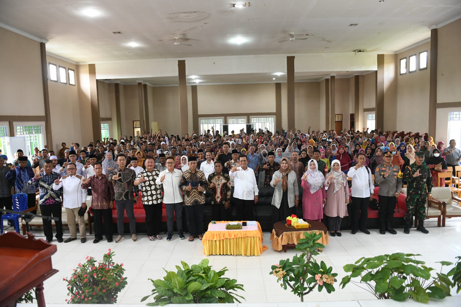 Gubernur Ansar Gesa Penyerahan Semua Bantuan Pemprov Digelar sebelum Lebaran Idulfitri