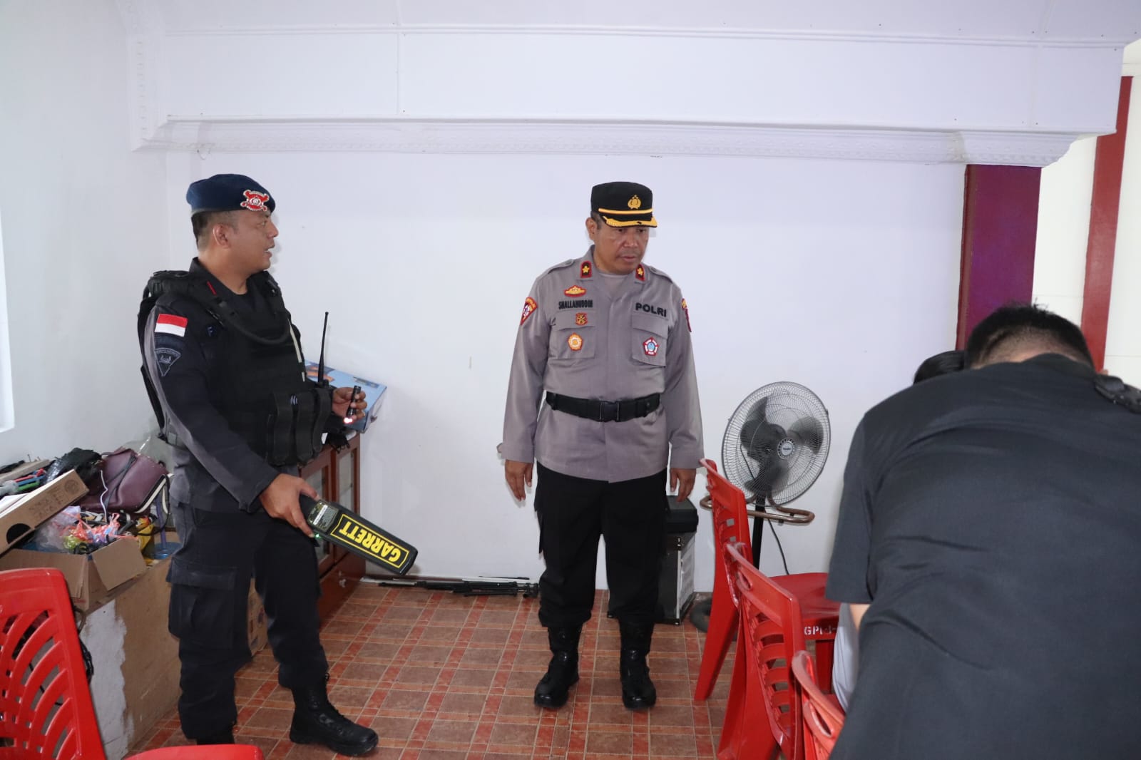 Sterilsasi dilakukan untuk antisipasi hal-hal yang tidak diinginkan yang dapat mengganggu dalam melaksanakan ibadah. Ini diungkapkan Kapolres Karimun AKBP Ryky W Muharam yang juga ingin memberikan pelayanan pengamanan terbaik kepada jemaat yang melansakaan ibadah Kenaikan Isa Almasih umat Kristiani di Kabupaten Karimun. “Kegiatan ini dilaksanakan dalam rangka menjaga kondisi keamanan dan ketertiban masyarakat yang berada di wilayah hukum Polres Karimun agar tetap kondusif selama pelaksanaan ibadah,” ujar Kapolres.