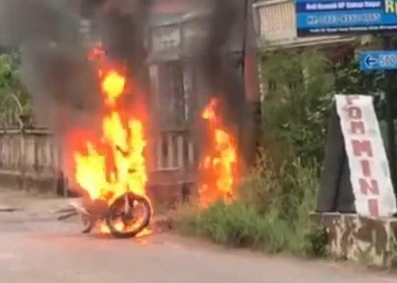 Satu Unit Sepeda Motor di Karimun Terbakar di Harjosari Tebing