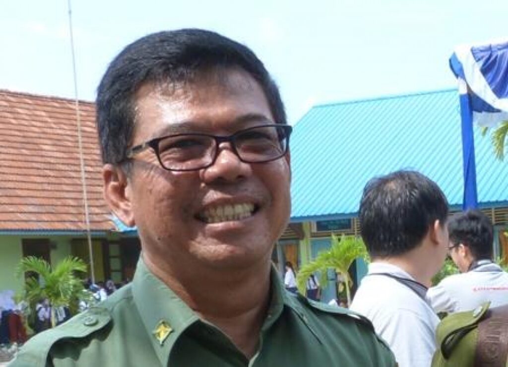 “Vaksin sudah datang 10.000 dosis, vaksin akan segera didistribusikan ke Puskesmas di Tanjung Pinang.” kata Wakil Ketua Harian Satgas Covid-19 Kepri, Tjetjep Yudiana, Senin (15/5/2023). Kendati demikian, Tjetjep mengatakan, animo masyarakat untuk mengikuti vaksinasi sudah tidak seantusias seperti dulu lagi. “Animo masyarakat sudah tidak seperti dulu,” jelasnya. Tjetjep menuturkan, saat ini sedang terjadi lonjakan kasus Covid-19 di Kepri yang mencapai 32 kasus. Pasien positif tidak hanya Lansia, tapi juga semua jenis usia. Kendati demikian, Lansia merupakan paling riskan.
