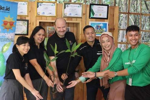 Ascott Indonesia Tanam Pohon Bakau untuk Peringati Hari Mangrove Sedunia  