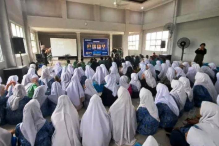 Kemenkominfo RI Ajar Beretika saat Bermedsos ke Siswa Batam: Jarimu Harimaumu!