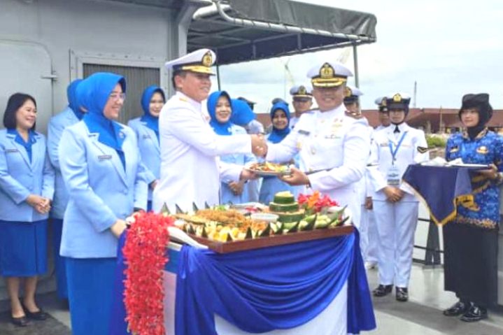 Kepala Staf Angkatan Laut (Ksal) Laksamana TNI Muhammad Ali, TNI AL memfokuskan diri untuk mencapai kekuatan yang siap dioperasionalkan dengan menambah Alat Utama Sistem Senjata (Alutsista) berupa kapal perang. (ft tnial)
