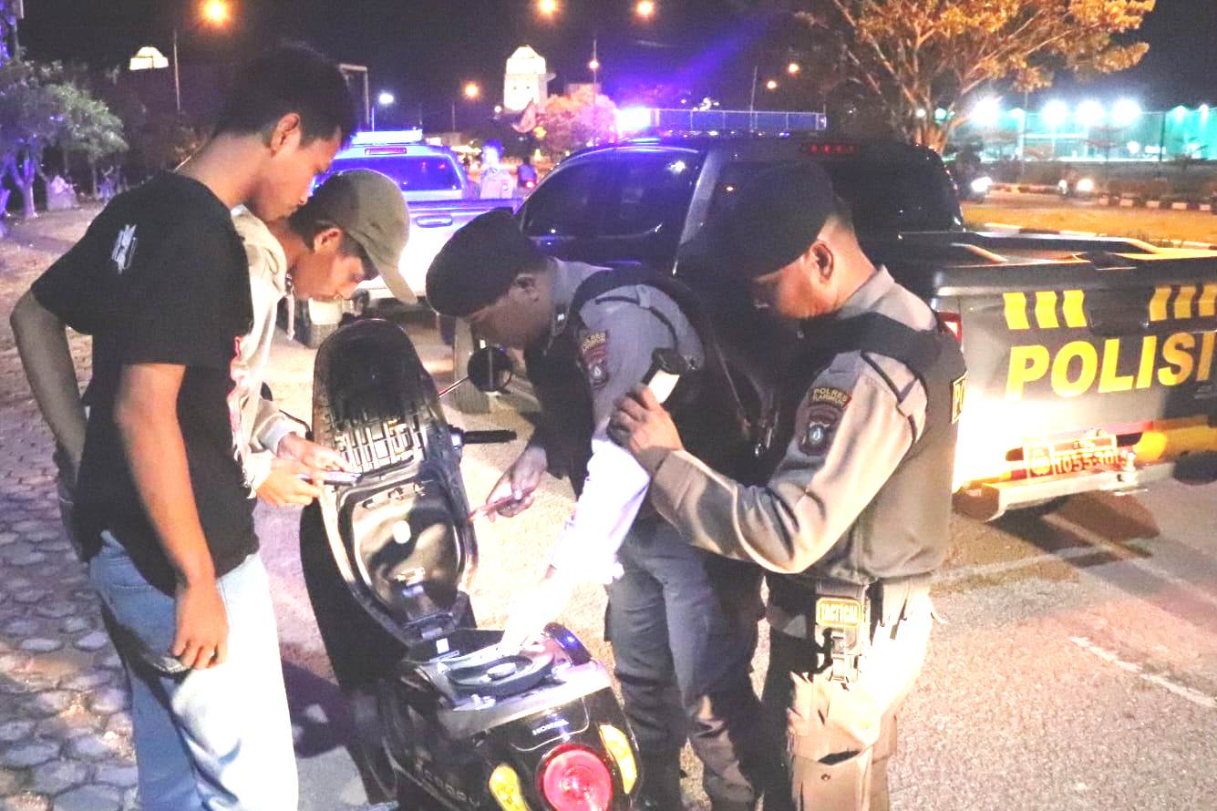 Saat Pamungkas, Polisi Karimun Amankan 15 Remaja dan 10 Sepeda Motor