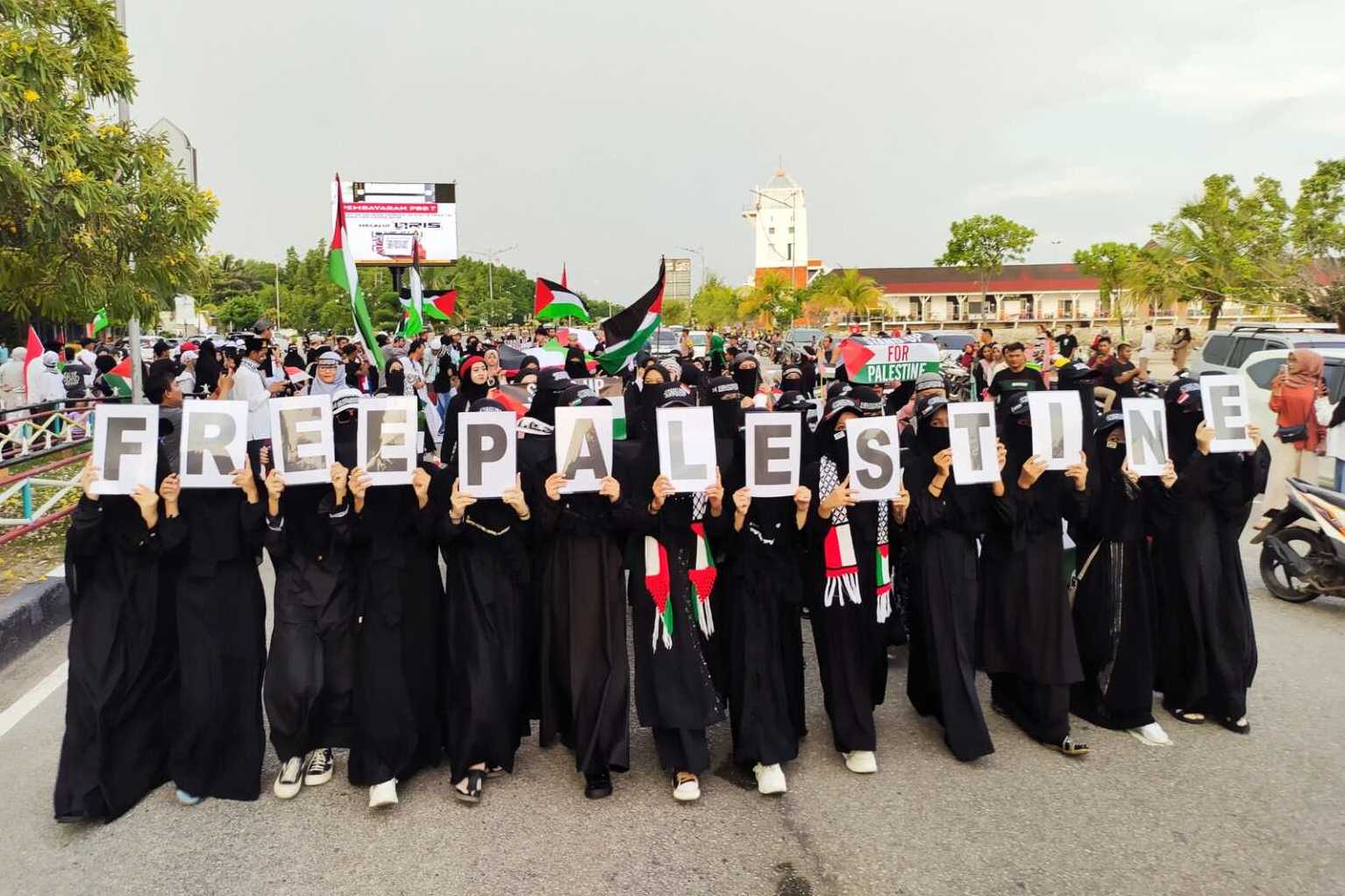 Ratusan Warga Karimun Turun ke Jalan dalam Aksi Bela Palestina