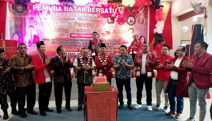 Sekdakab Muhammad Firmansyah saat menghadiri perayaan HUT ke-3 PBB di gedung serbaguna HKBP Tanjung Balai Karimun, pagi tadi. (ft novel)