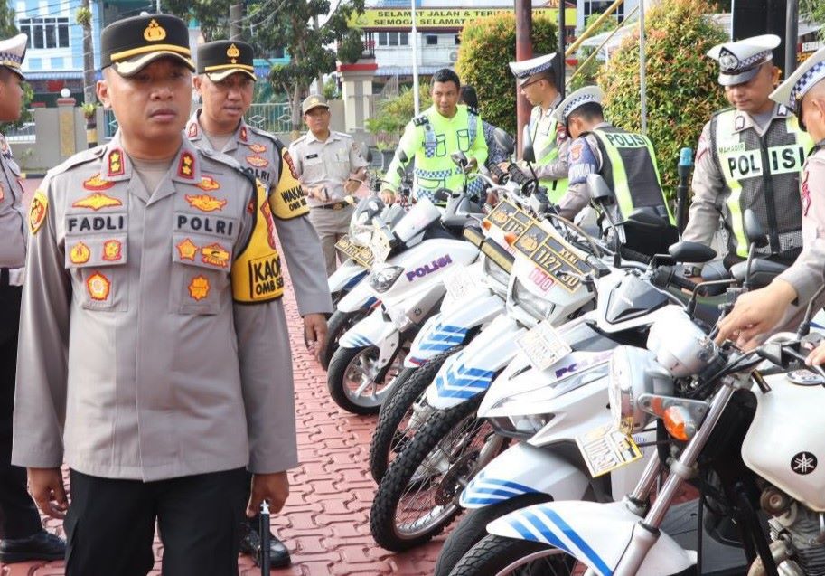 Kapolres Karimun Periksa Belasan Kendaraan Dinas Anggotanya