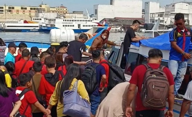 Penumpang Kapal antarpulau di Karimun Membludak saat Libur Imlek 2024