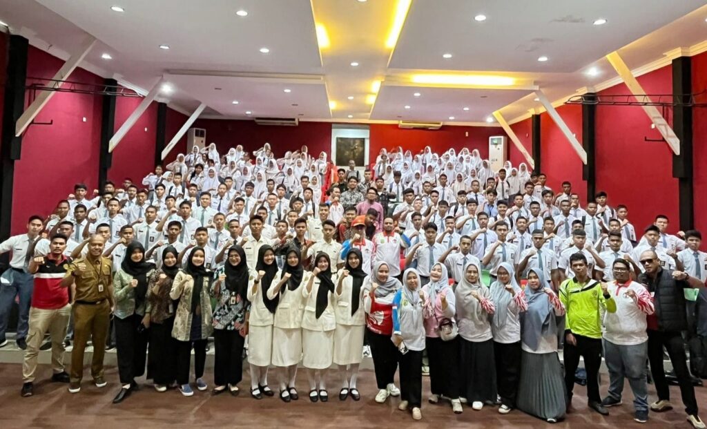 Calon Paskibraka Tanjungpinang berfoto bersama sebelum pelaksanaan seleksi. (ft kominfotjpinang)