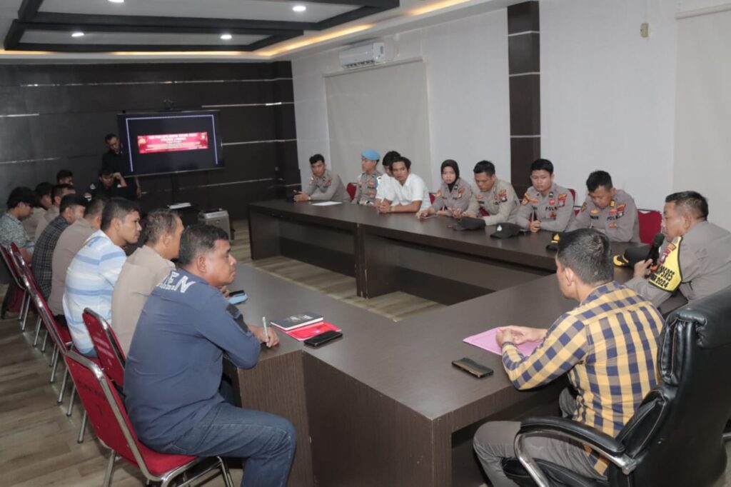 Jajaran Polres Lingga saat rapat operasi Antik Seligi 2024, siang tadi. (ft wandi)