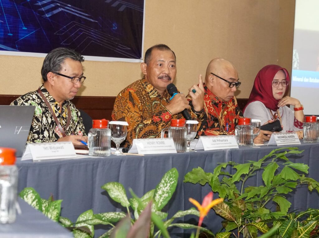 Rapat Koordinasi Daerah dalam rangka Penyusunan Kajian Hilirisasi Investasi Strategis Tahun 2024 di Provinsi Kepri bertempat di Hotel Aston Tanjungpinang. (ft kominfokepri)