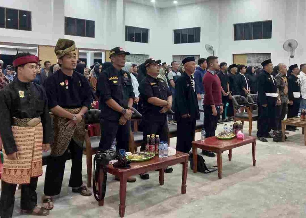 Suasana pengesahan warga baru PSHT Cabang Tanjungpinang-Bintan, malam tadi. (ft pshttjpinangbintan)