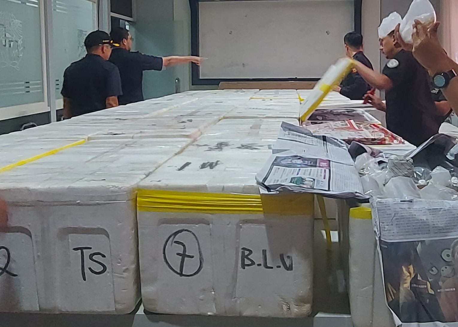 Stereofoam berisi bibit lobster yang diamankan petugas. (ft djbckepri)
