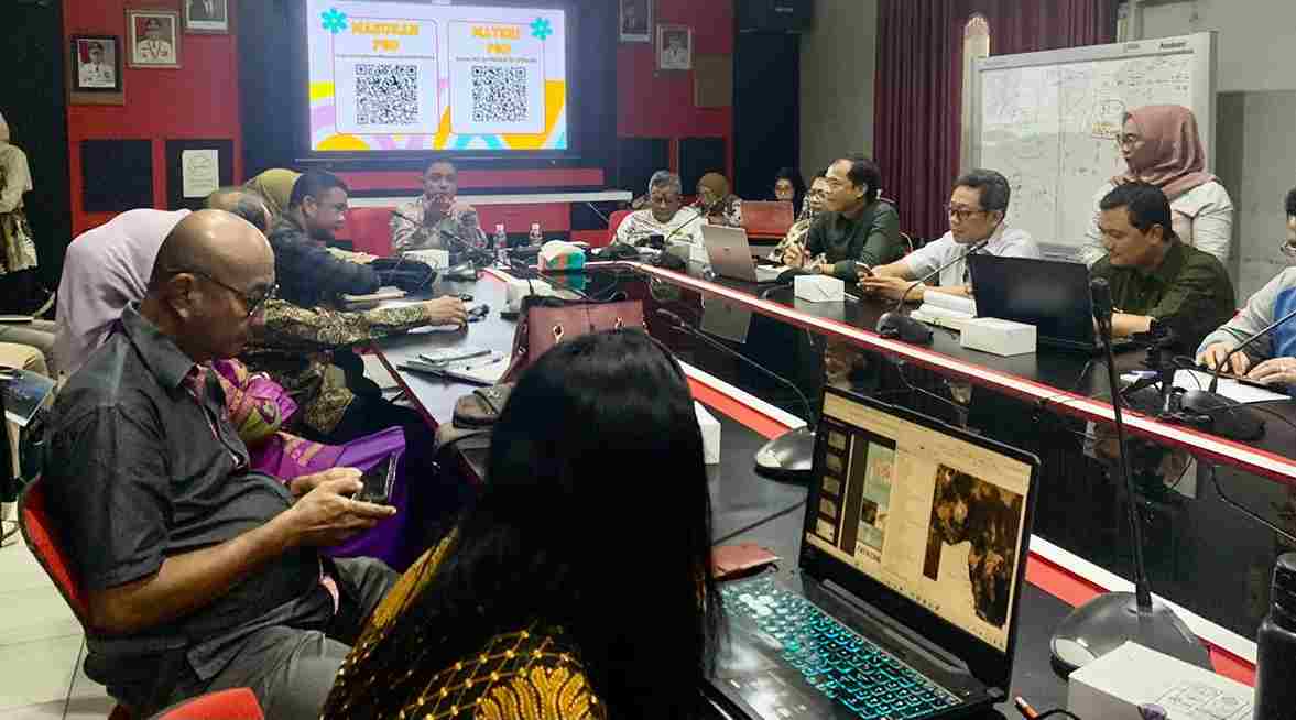 Suasana FGD di ruang rapat utama kantor Bappelitbang Tanjungpinang, Kepri, kemarin. (ft kominfotjpinang)