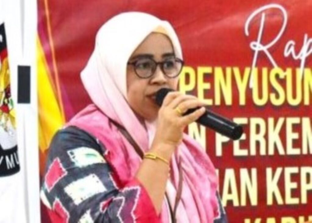 Anggota KPU Kabupaten Karimun, Bidang Divisi Sosialisasi Pendidikan Pemilih, Partisipasi Masyarakat dan SDM, Suhermita. (ft dok lendoot)
