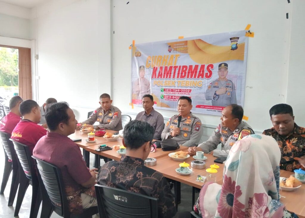 terkait usulan warga agar dapat mengaktifkan kembali Pos Siskamling (sistem keamanan lingkungan), Binsar san gat menyambut baik. Dirinya sangat mendorong hadirnya Pos Siskamling di tengah-tengah pemukiman warga agar tindak pidana di pemukiman warga dapat diminimalisir. "Masalah Pos Siskamling ini, saya sangat setuju dan mendorong membuat Pos Siskamling, karena dengan adanya itu lingkungan rumah tinggal itu bisa terawasi," katanya. Binsar juga berpesan kepada masyarakat untuk menjaga situasi Kamtibmas atau kegiatan masyarakat yang sifatnya gangguan di tengah-tengah masyarakat, terlebih menjelang Pilkada 2024 ini. Kegiatan ini, jelas Binsar kepada wartawa, bertujuan untuk menyerap aspirasi masyarakat terkait situasi Kamtibmas, khususnya menjelang pelaksanaan Pemilu Serentak 2024. Selain masalah Pos Siskamling, beberapa keluhan juga disampaikan warga, seperti permasalahan parit yang semakin menyempit akibat pembangunan perumahan, masalah pengamanan lalu lintas, di jalan pintu masuk di simpang SD Cendekia.