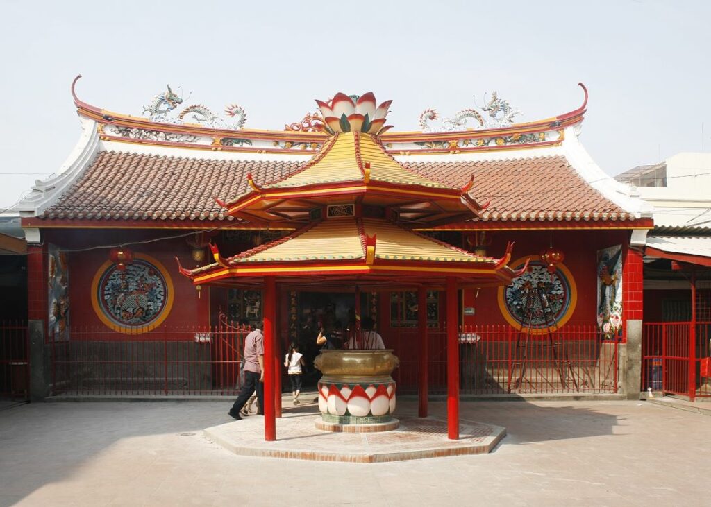 Klenteng Jin De Yuan, di Glodok, Jakarta. (ft wikipedia)