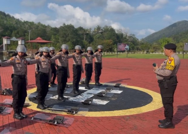 Latihan Dalmas di Polres Lingga, pagi tadi. (ft fuji)