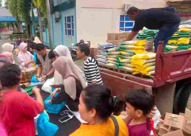 Warga tampak antusias menyambut kegiatan GPM di Areca, siang tadi. (ft fuji)