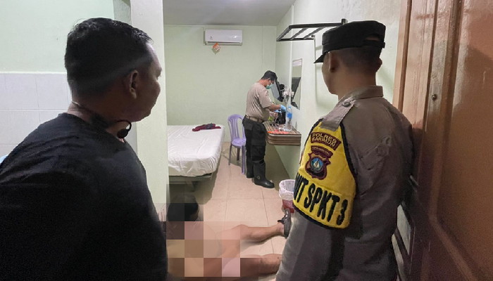 Polisi sedang melakukan penyelidikan tewasnya seorang WNA asal Malaysia di kamar hotel di Karimun, malam tadi. (ft polreskarimun)