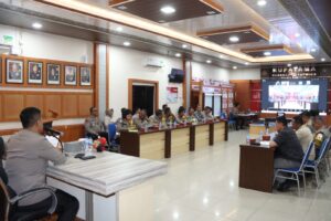 Suasana rapat internal terkait persiapan operasi seligi 2025 di Mapolres Karimun, kemarin. (ft humaspolres)