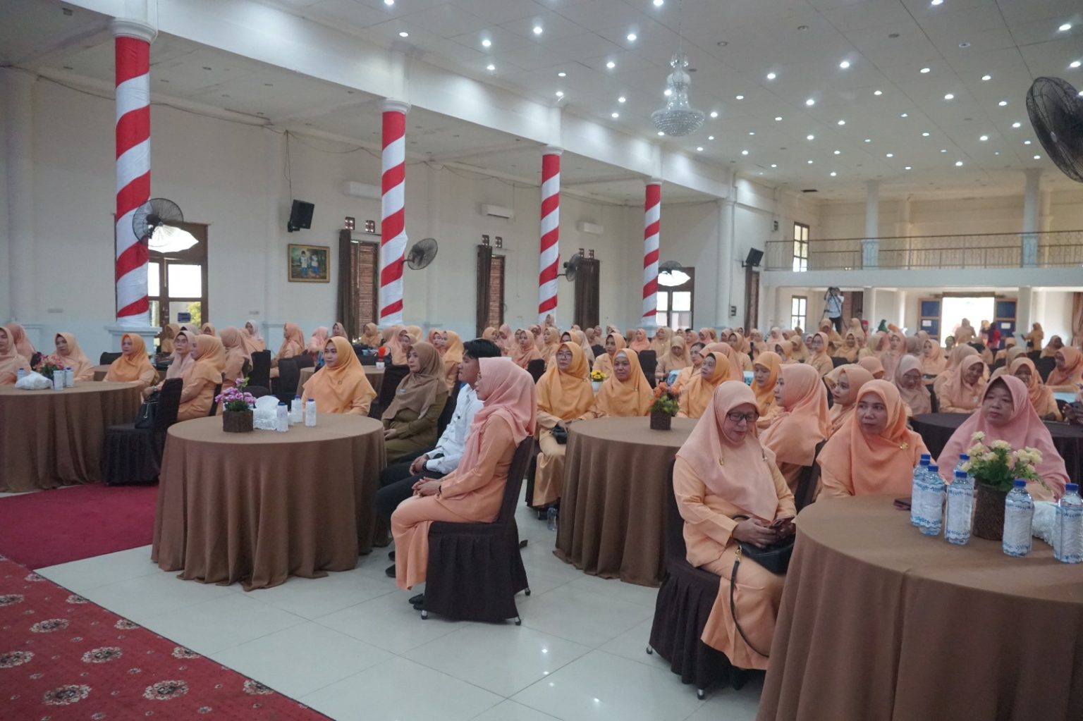 Suasana seminar perlindungan perempuan dan anak yang digelar DWP Natuna. pagi tadi. (ft putra)