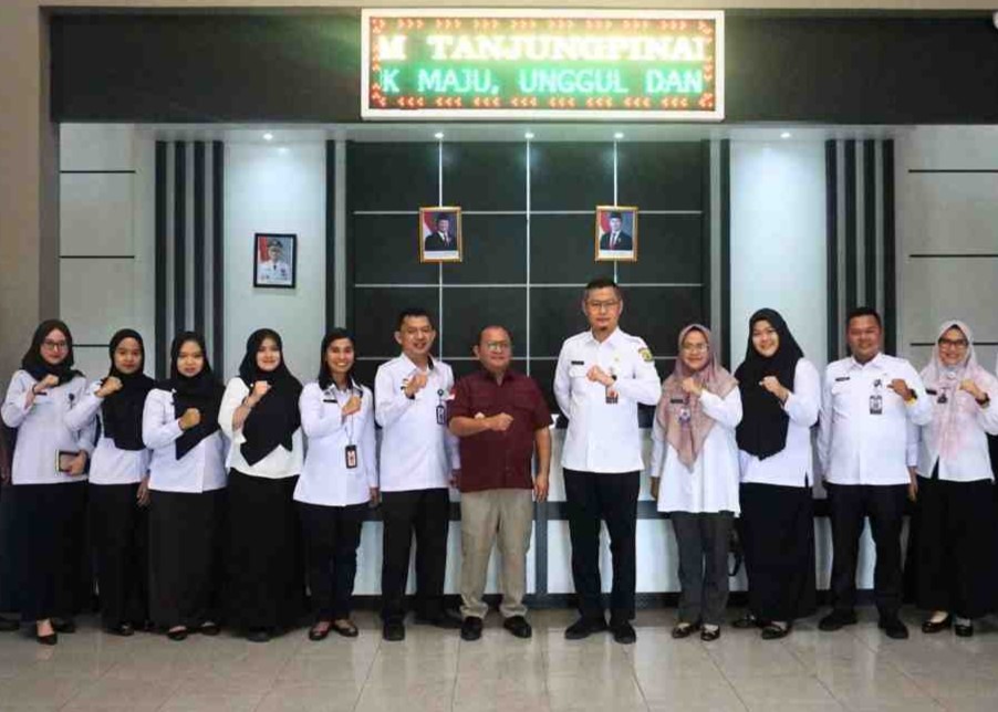 Berfoto bersama usai acara audiensi di Kanwil Kemenkumham Kepri. kemarin. (ft kominfotjpinang)