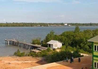 Kondisi Dermaga Islamic Center Kundur yang terindikasi ada korupsi di dalamnya, (ft fitri)