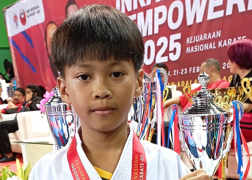 Azavi aduya Aslhan Saga seorang Siswa SDIT Cendekia Karimun meraih Juara 2 Nasional. (ft dok karatedoinkaikarimun)