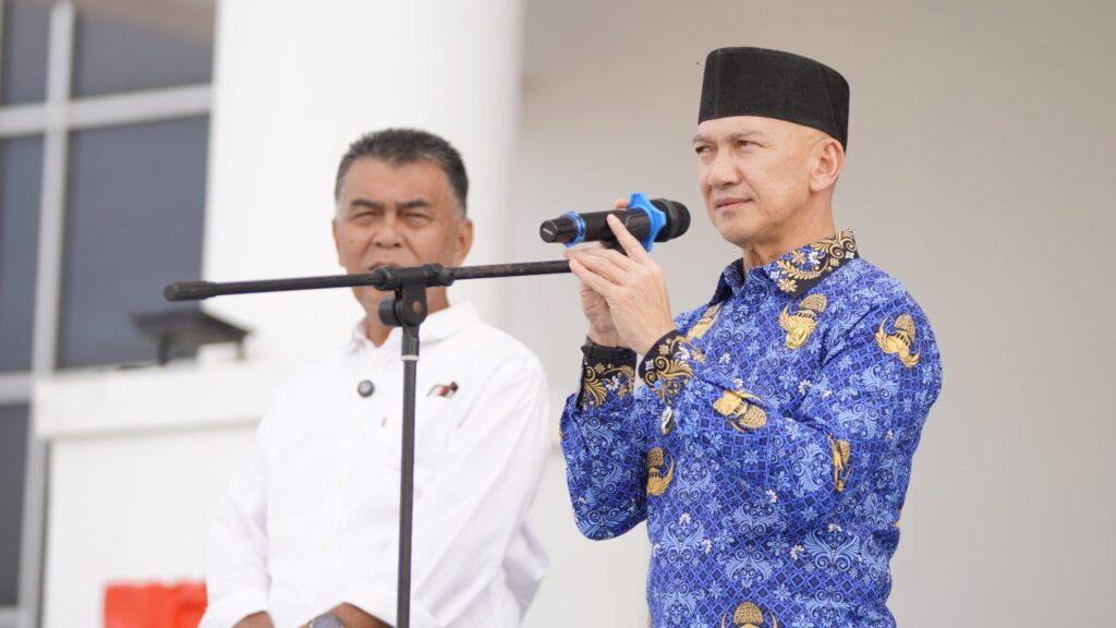 Bupati Wan Siswandi dan Wabup Rodhial Huda saat ucap pamit, kemarin. (ft kominfonatuna)