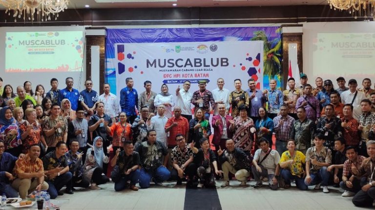 Muscablub HPI Batam﻿. Lazuardi Pare resmi terpilih sebagai Ketua DPC Himpunan Pramuwisata Indonesia (HPI) Kota Batam, tadi malam. (ft qori)